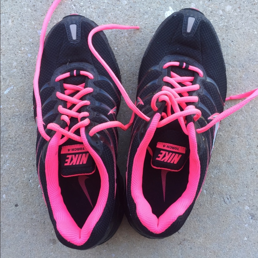 Women’s Nike’s size 9